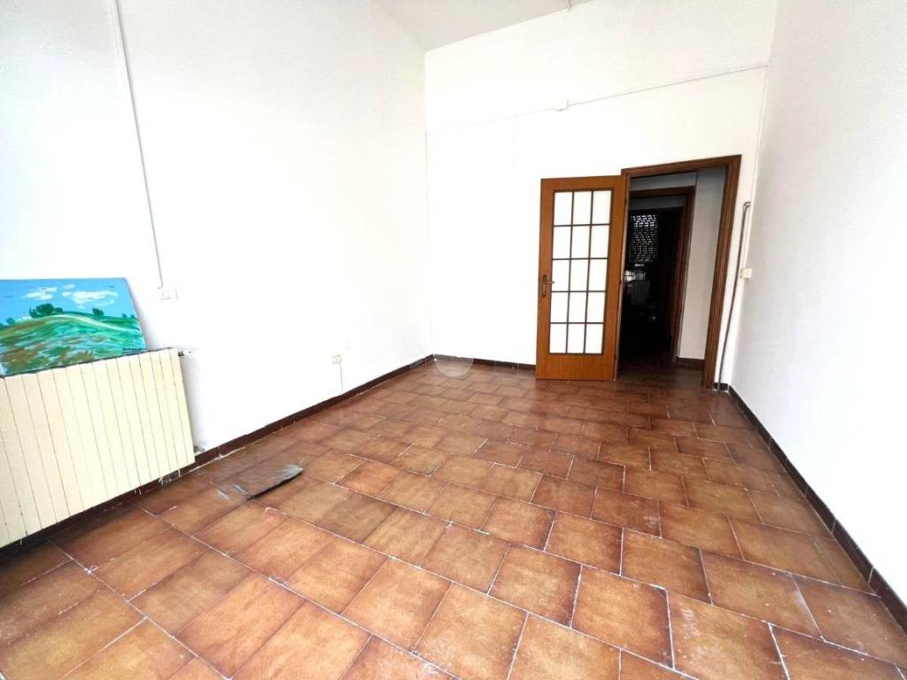 locale commerciale in vendita a Mesagne