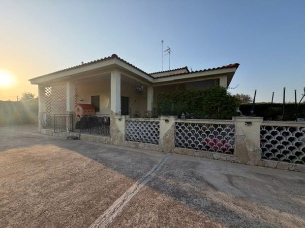 casa indipendente in vendita a Mesagne