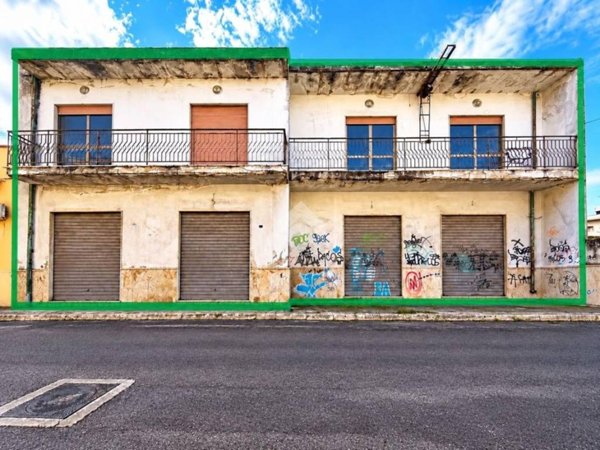 locale commerciale in vendita a Mesagne