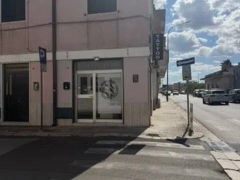 locale commerciale in vendita a Mesagne