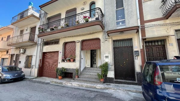 locale commerciale in vendita ad Oria