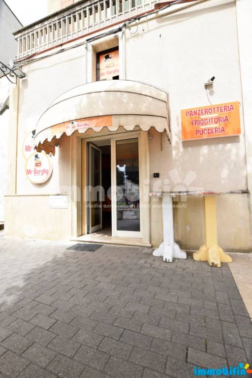 negozio in vendita ad Oria
