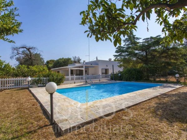 casa indipendente in vendita ad Oria