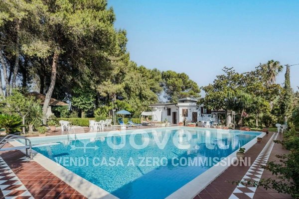 casa indipendente in vendita ad Oria