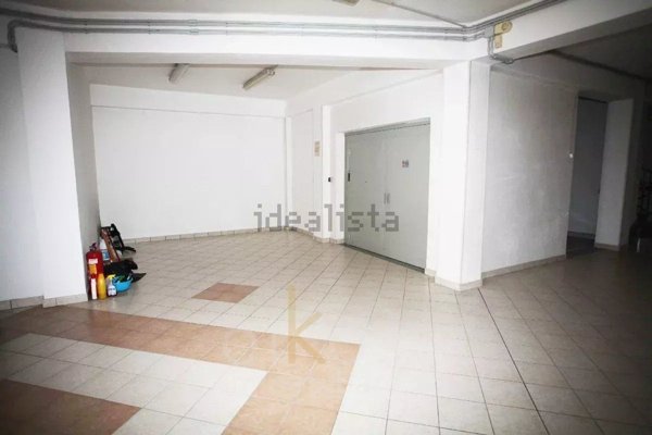 locale commerciale in vendita ad Oria