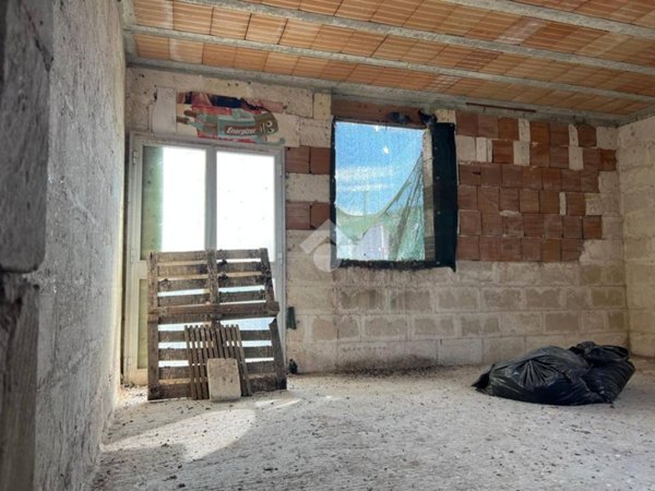 casa indipendente in vendita ad Oria