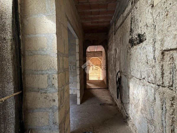 casa indipendente in vendita ad Oria