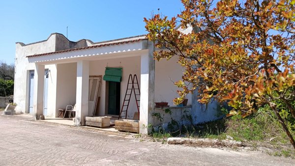 casa indipendente in vendita ad Oria