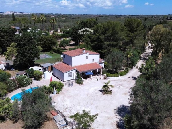 casa indipendente in vendita ad Oria