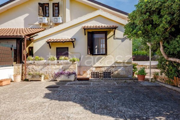 casa indipendente in vendita ad Oria