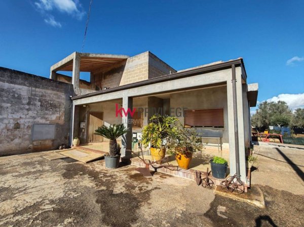 casa indipendente in vendita ad Oria