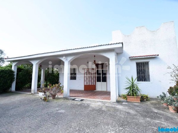 casa indipendente in vendita ad Oria