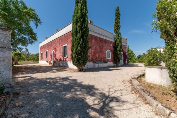 esavano in vendita ad Oria