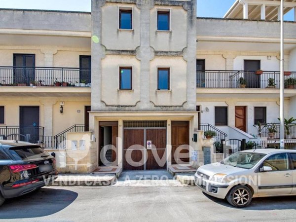 casa indipendente in vendita ad Oria