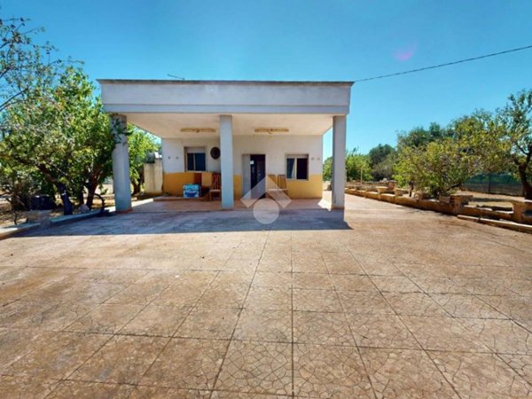 casa indipendente in vendita ad Oria
