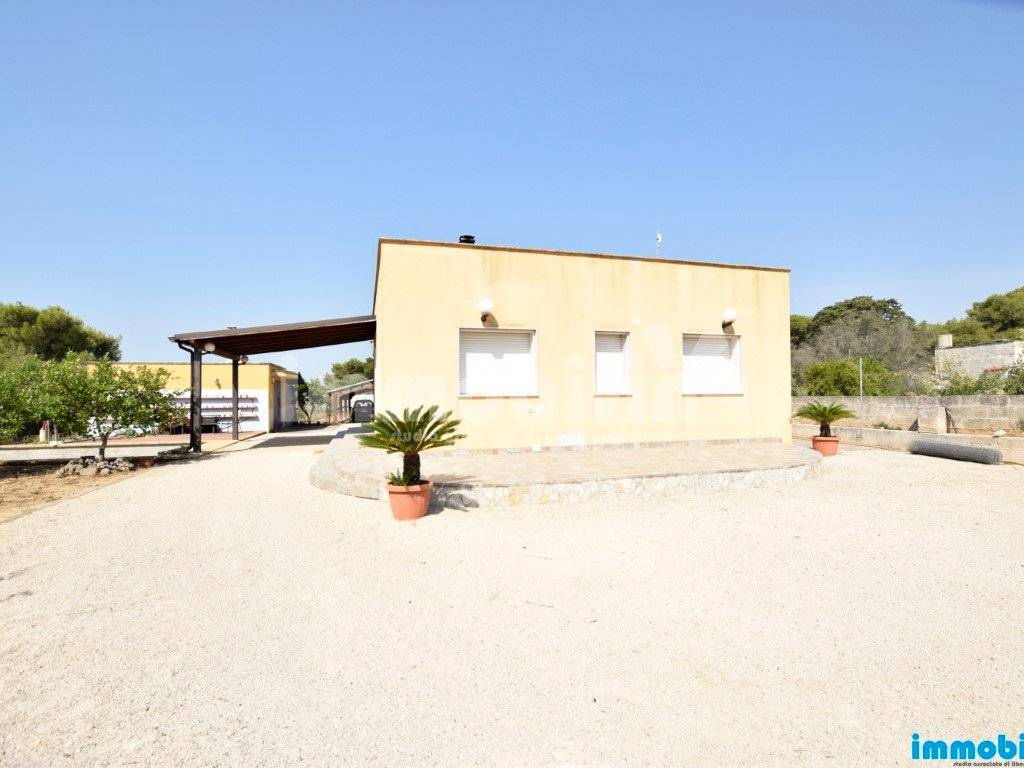 casa indipendente in vendita ad Oria