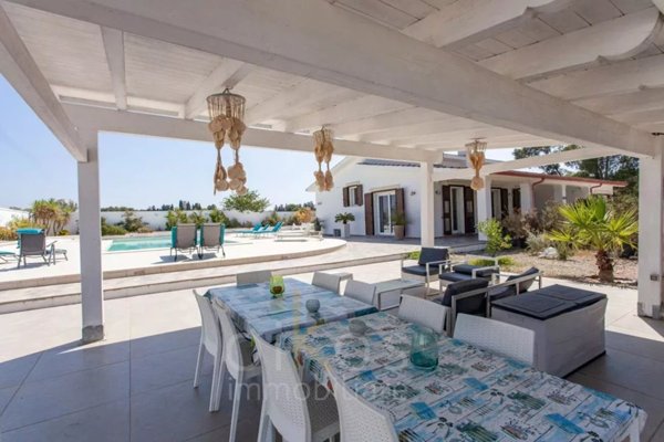 casa indipendente in vendita ad Oria