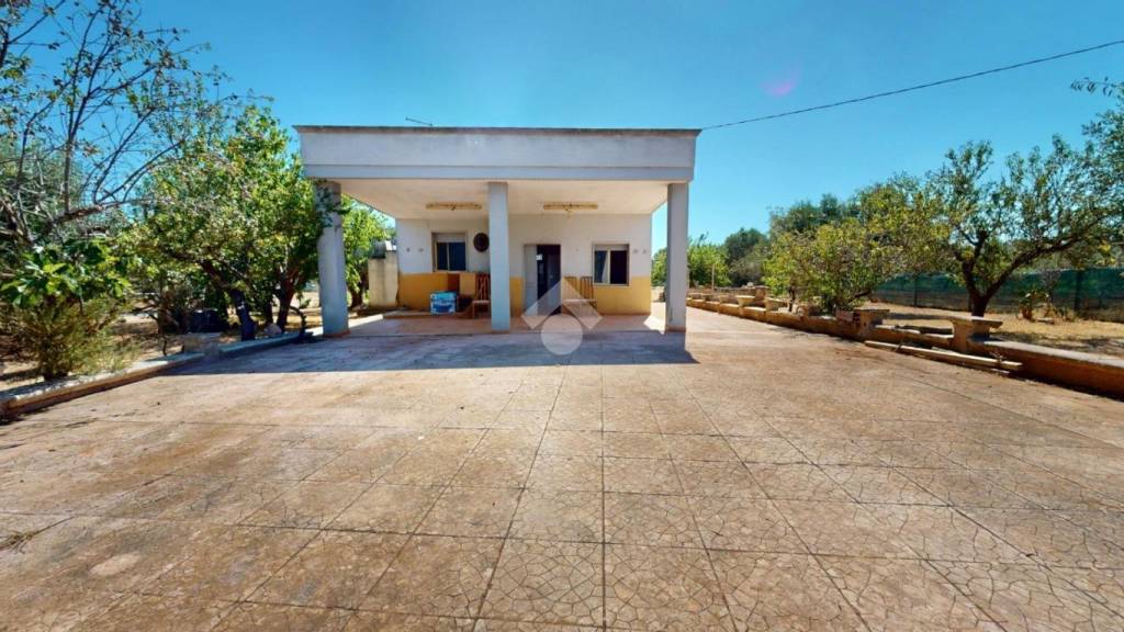 casa indipendente in vendita ad Oria