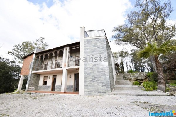 casa indipendente in vendita ad Oria