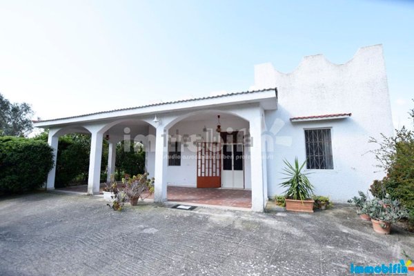 casa indipendente in vendita ad Oria