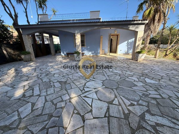 casa indipendente in vendita ad Oria