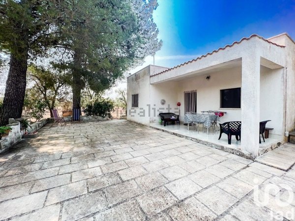 casa indipendente in vendita ad Oria
