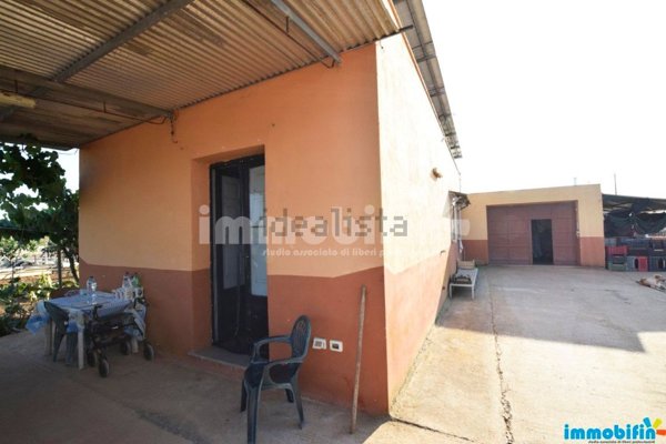 casa indipendente in vendita ad Oria