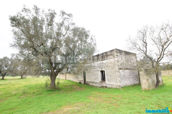 casale in vendita ad Oria