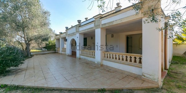 casa indipendente in vendita ad Oria