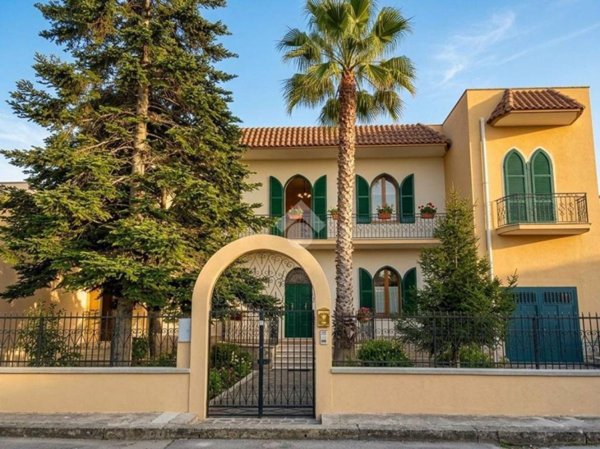 casa indipendente in vendita ad Oria