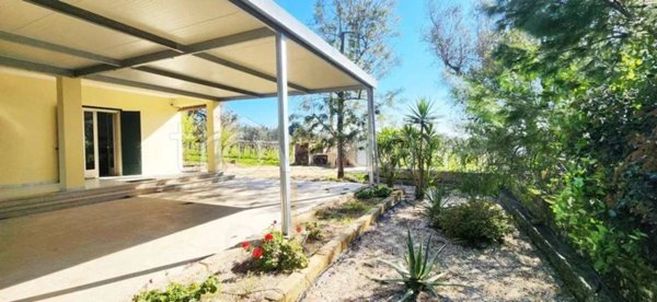 casa indipendente in vendita ad Oria