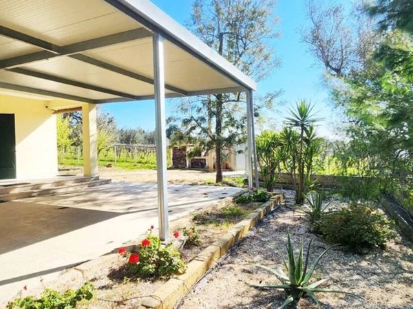 casa indipendente in vendita ad Oria