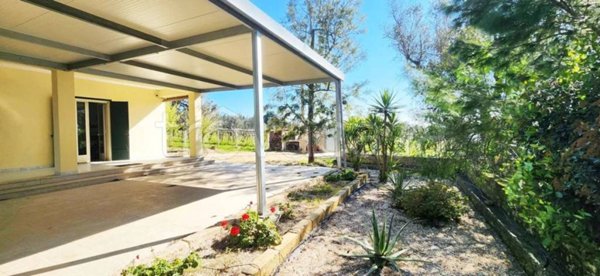 casa indipendente in vendita ad Oria