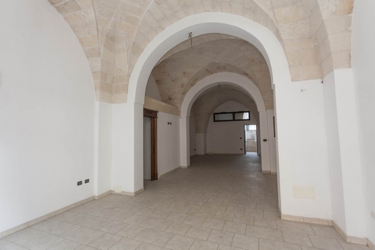 negozio in vendita ad Oria