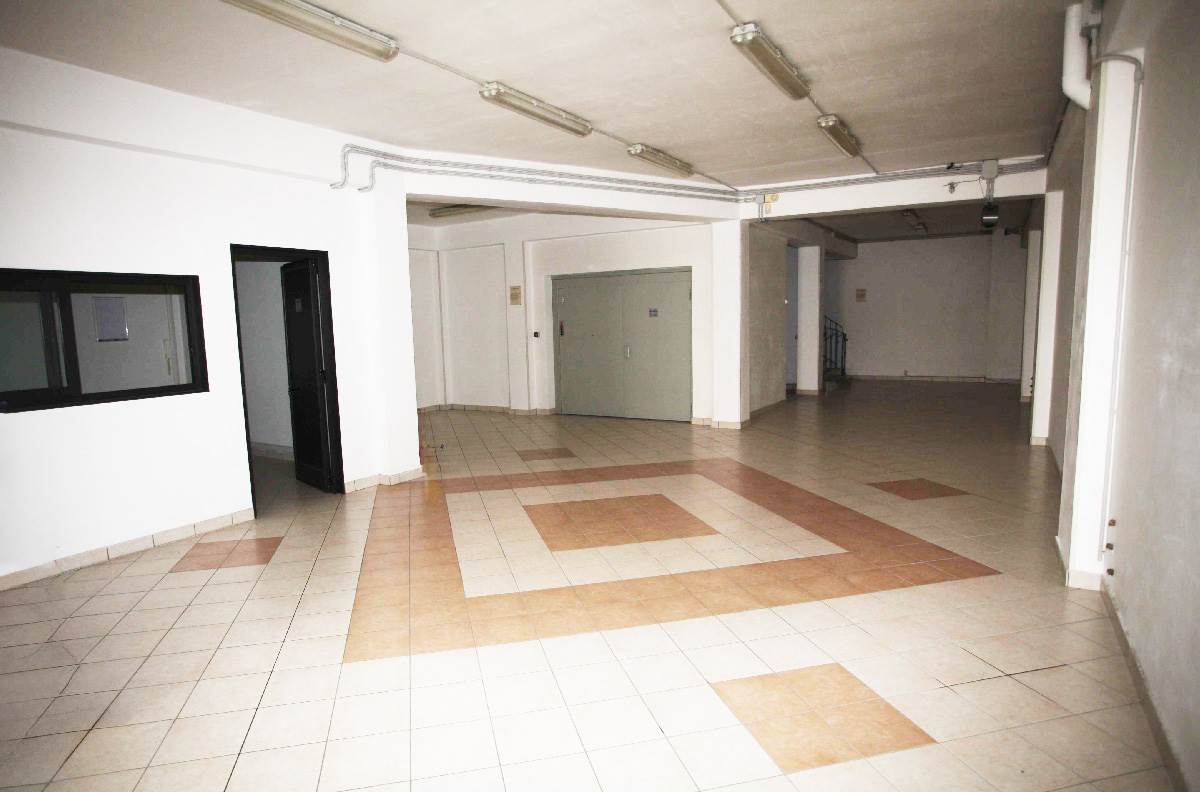 negozio in vendita ad Oria