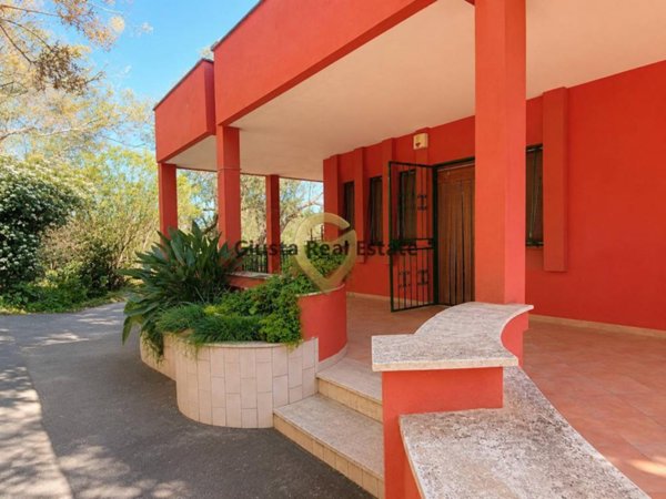 casa indipendente in vendita ad Oria