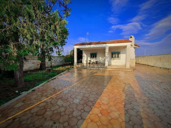 casa indipendente in vendita ad Oria