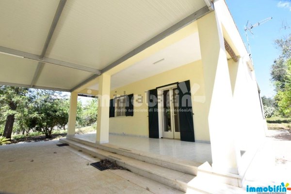casa indipendente in vendita ad Oria