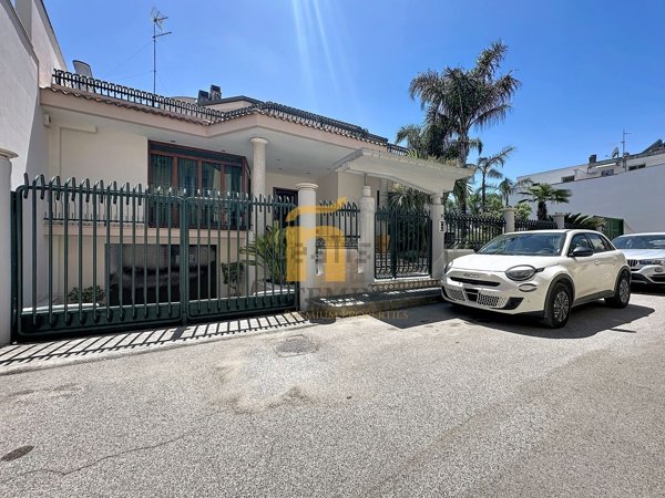 casa indipendente in vendita ad Oria