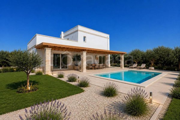 casa indipendente in vendita ad Oria
