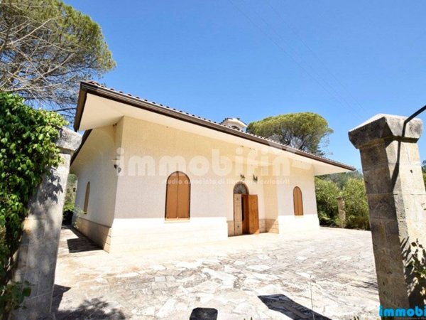 casa indipendente in vendita ad Oria