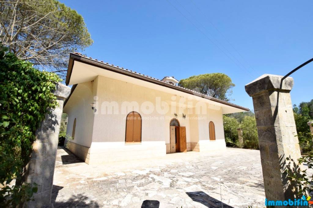 casa indipendente in vendita ad Oria