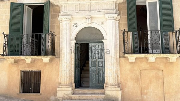 quadrivano in vendita ad Oria