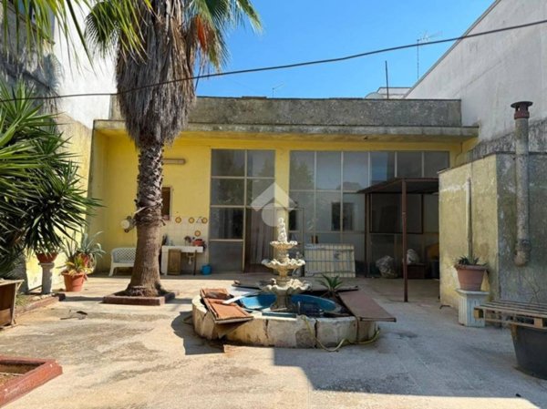 casa indipendente in vendita ad Oria