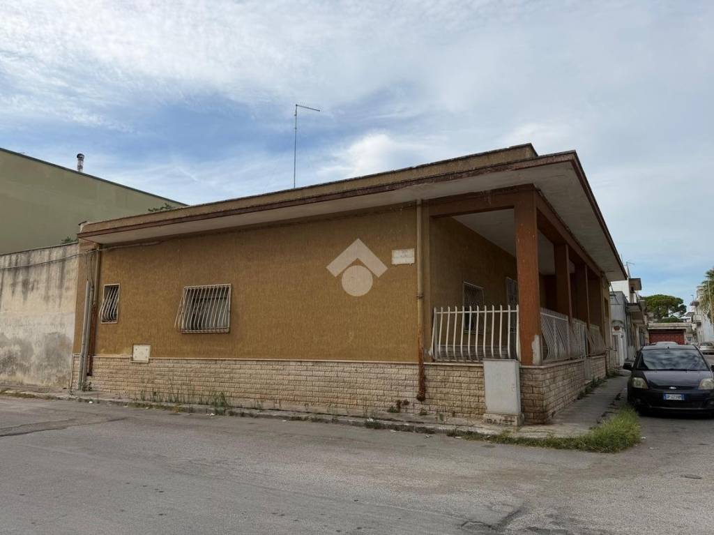 casa indipendente in vendita ad Oria