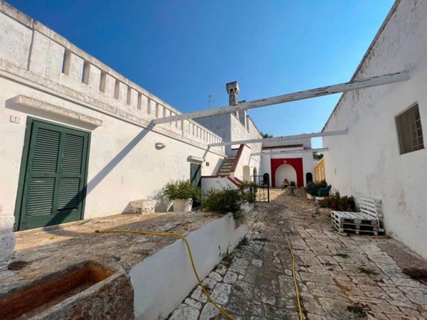 negozio in vendita ad Ostuni
