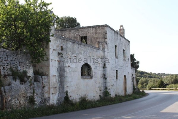 esavano in vendita ad Ostuni