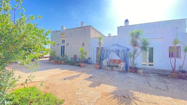 casa indipendente in vendita ad Ostuni