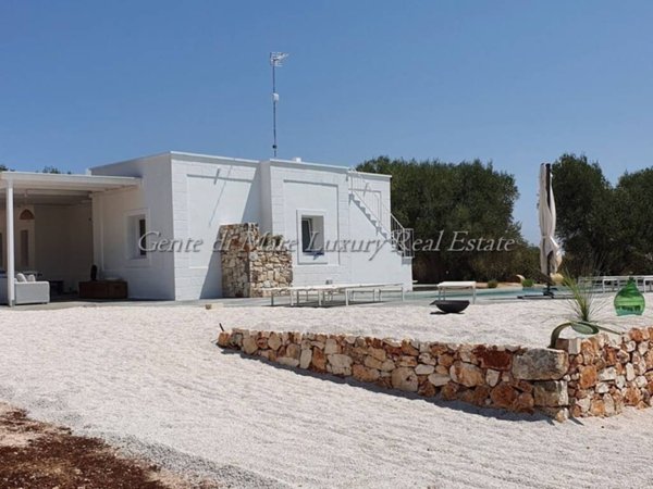casa indipendente in vendita ad Ostuni in zona Pilone