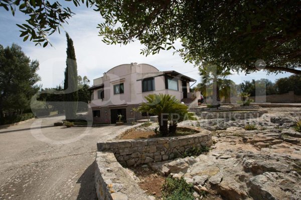 casa indipendente in vendita ad Ostuni